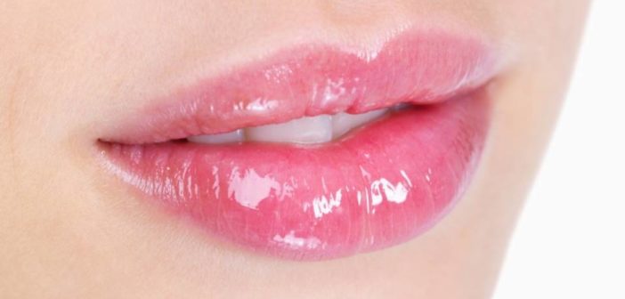 Labbra secche e screpolate - cause, cosa fare e rimedi naturali