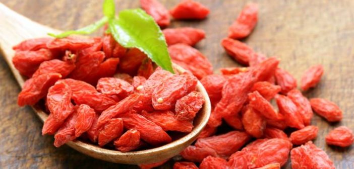 bacche di goji proprietà benefici controindicazioni