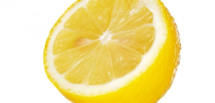 Limone proprietà benefici e controindicazioni