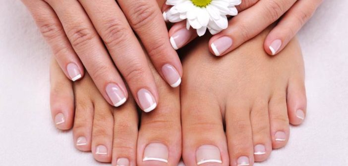 Micosi delle unghie (onicomicosi): cause, rimedi naturali e prevenzione. Scopri cos'è la micosi delle unghie, quali sono le cause del fungo delle unghie, cosa fare per prevenire l'onicomicosi e tutti i rimedi naturali per la micosi alle unghie dei piedi.