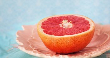Pompelmo: proprietà, benefici, usi e controindicazioni